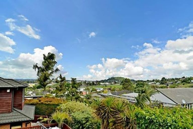 Photo of property in 3 Lintaine Place, Glen Innes, Auckland, 1072