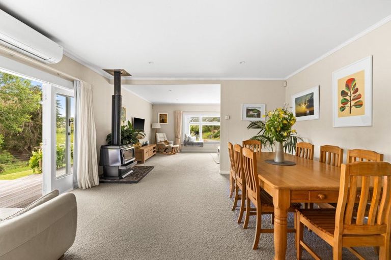 Photo of property in 137 Tauroa Road, Havelock North, 4130