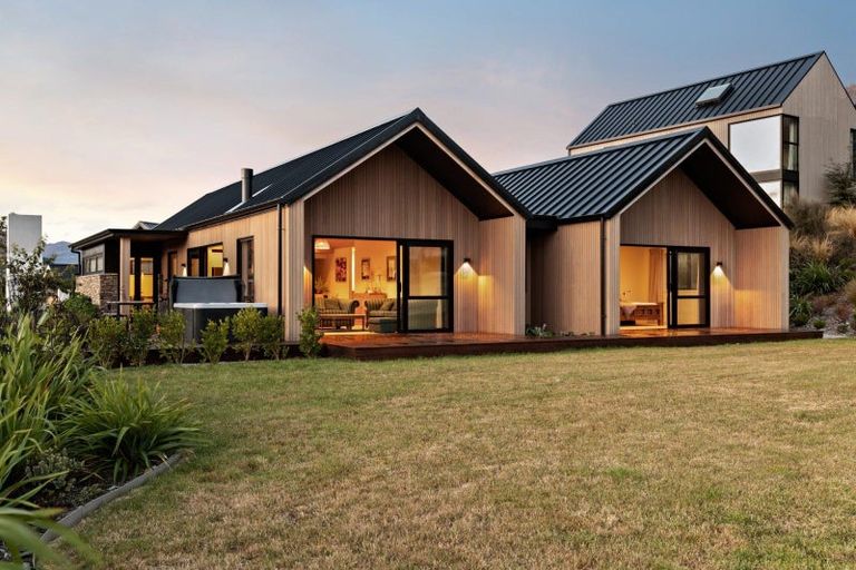 Photo of property in 9 Arran Lane, Jacks Point, Queenstown, 9371