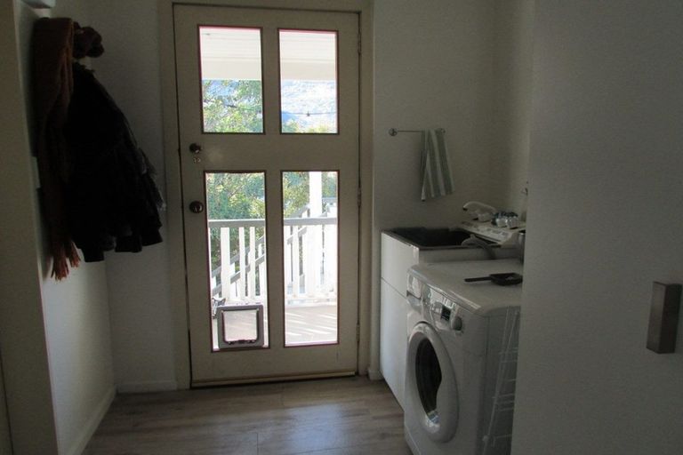 Photo of property in 2 Hawkhurst Road, Lyttelton, 8082