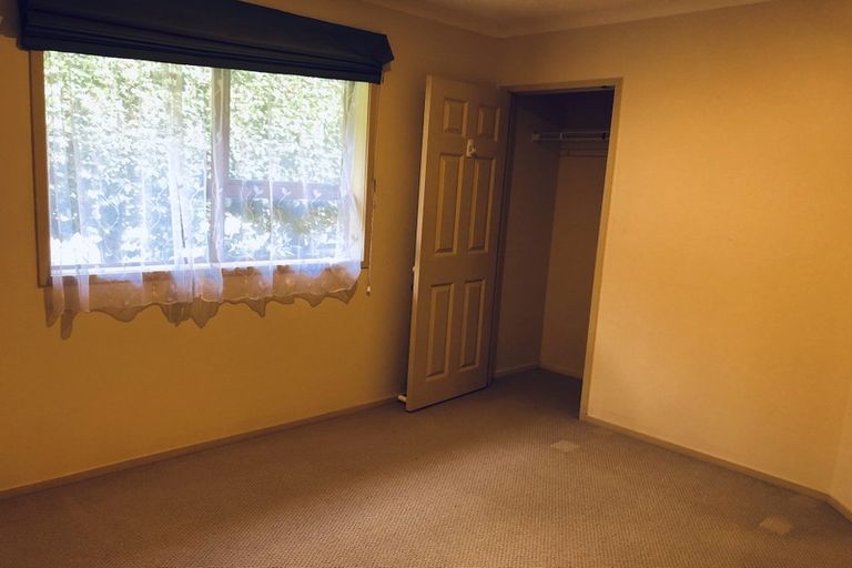 Photo of property in 17a Lesa Annis Place, Henderson, Auckland, 0612