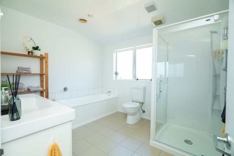 Photo of property in 58 Amesbury Drive, Churton Park, Wellington, 6037