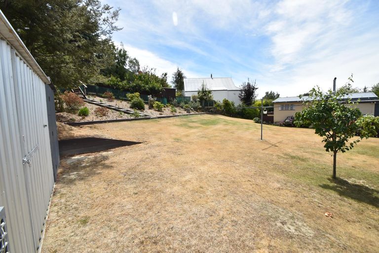 Photo of property in 32 Black Peak Road, Omarama, 9412