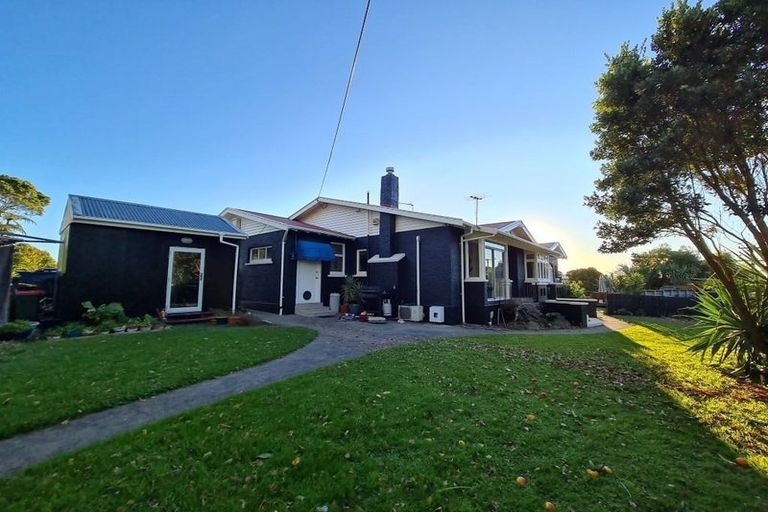Photo of property in 49 Huatoki Street, Vogeltown, New Plymouth, 4310