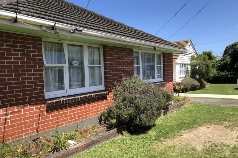 Photo of property in 1 Fairfield Avenue, Fairfield, Lower Hutt, 5011
