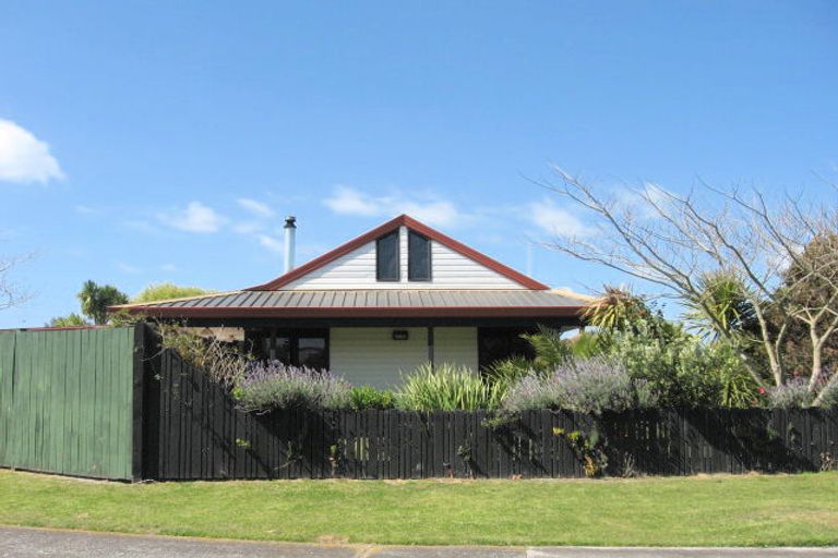 Photo of property in 9 Hayley Grove, Papamoa Beach, Papamoa, 3118
