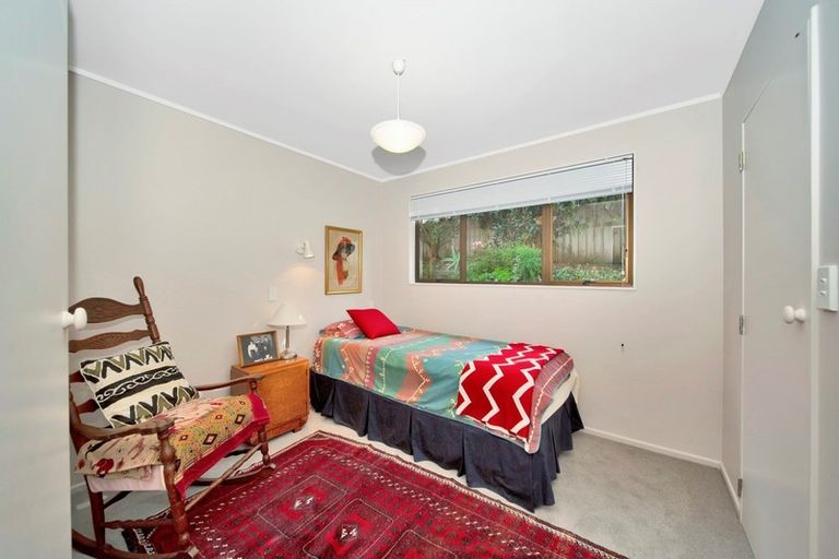 Photo of property in 6a Spencer Place, Merrilands, New Plymouth, 4312