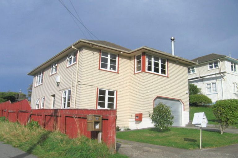 Photo of property in 12 Wakefield Terrace, Tawa, Wellington, 5028