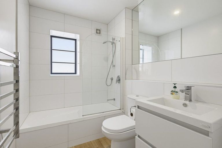Photo of property in Westhaven Apartments, 23/127 Molesworth Street, Thorndon, Wellington, 6011