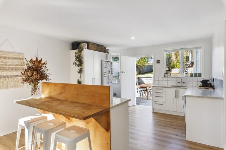 Photo of property in 6 Moa Road, Raumati Beach, Paraparaumu, 5032