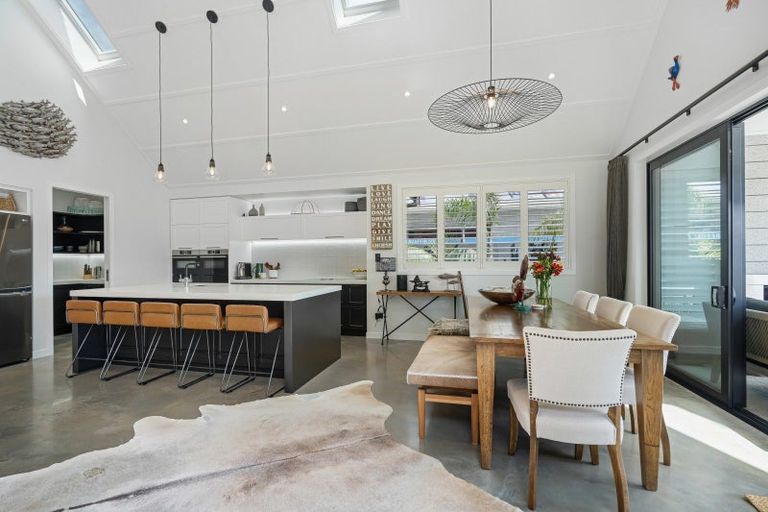 Photo of property in 8 Torea Lane, One Tree Point, 0118