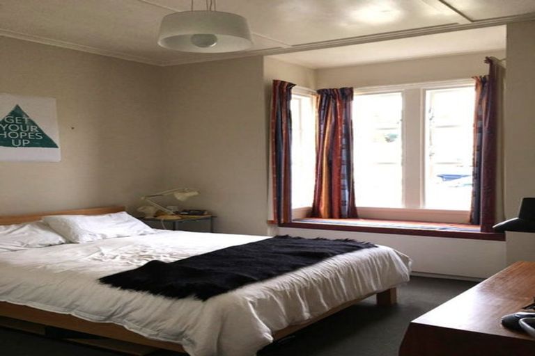 Photo of property in 6 Royal Street, Berhampore, Wellington, 6023