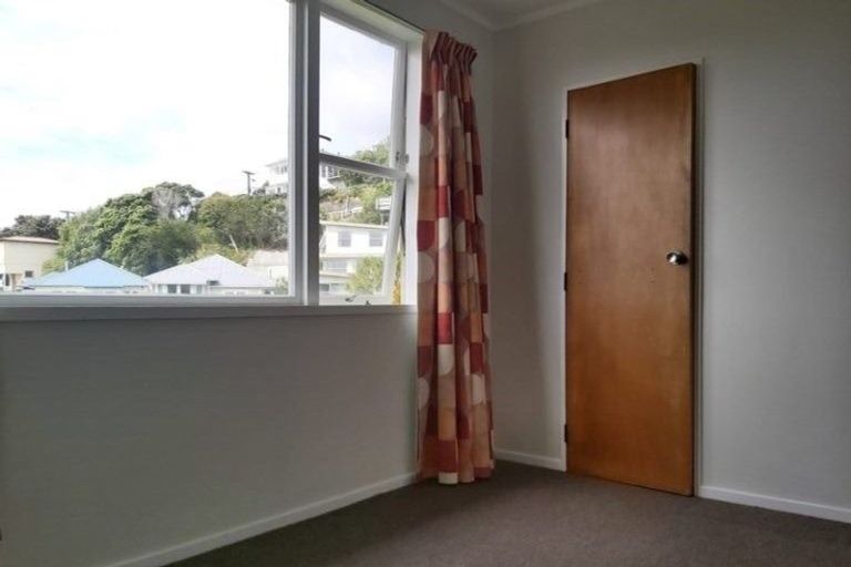 Photo of property in 2/12 Norna Crescent, Kelburn, Wellington, 6012