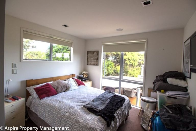 Photo of property in 92 Pemberton Avenue, Bayview, Auckland, 0629