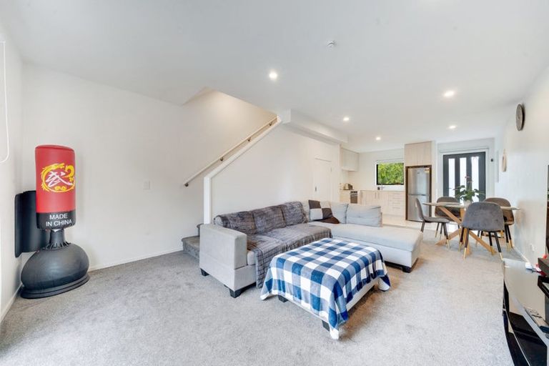 Photo of property in 1b Hamurana Place, Te Atatu Peninsula, Auckland, 0610