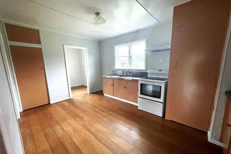 Photo of property in 15 Bledisloe Crescent, Wainuiomata, Lower Hutt, 5014