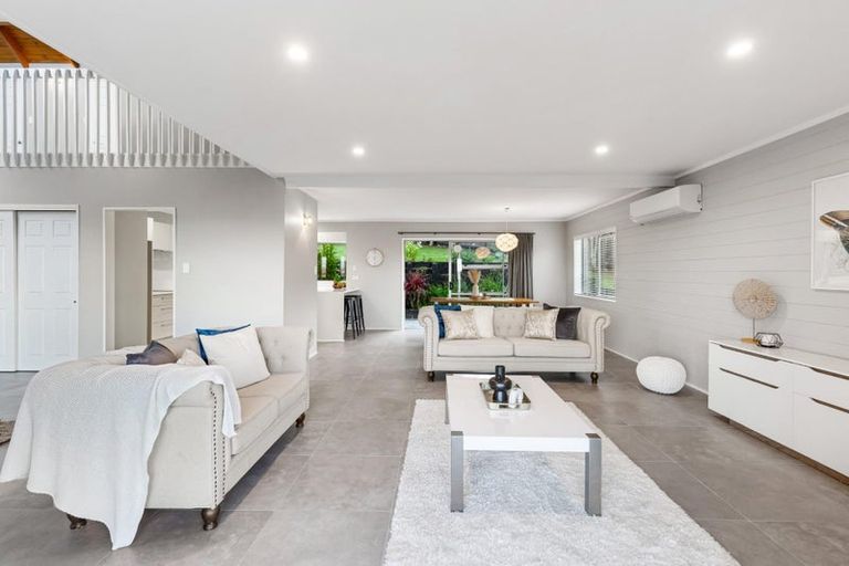 Photo of property in 7 Kerlin Crescent, West Harbour, Auckland, 0618