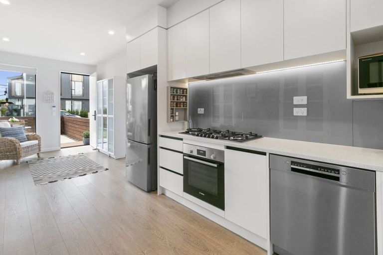 Photo of property in 18 Porowha Road, Westgate, Auckland, 0814