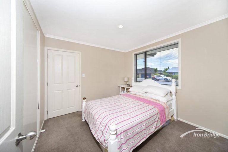 Photo of property in 15 Feeny Crescent, East Tamaki, Auckland, 2013