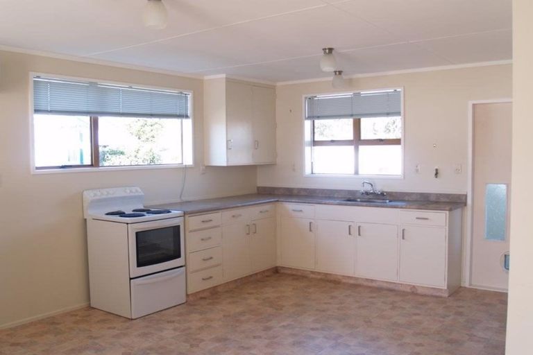 Photo of property in 3 Knights Grove, Otaki, 5512