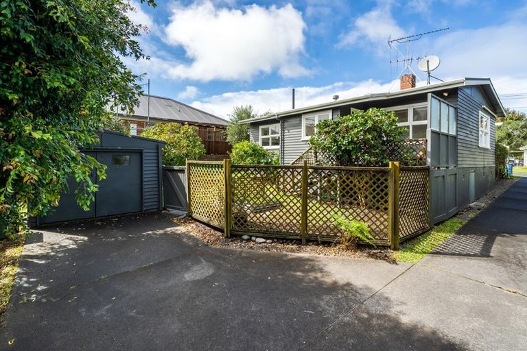 Photo of property in 1/14 Montgomery Avenue, Belmont, Auckland, 0622