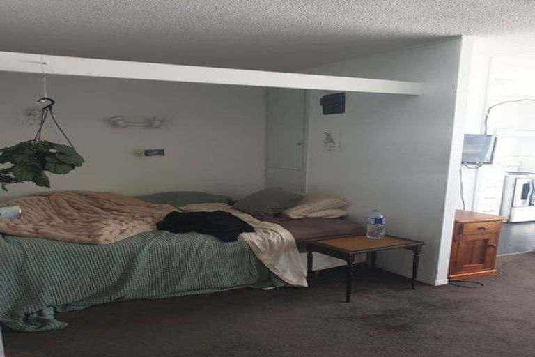 Photo of property in Churchill Flats, 213 The Terrace, Wellington Central, Wellington, 6011