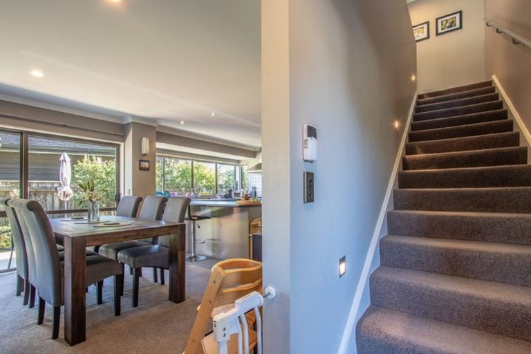 Photo of property in 17 Bluewater Place, Paraparaumu, 5032