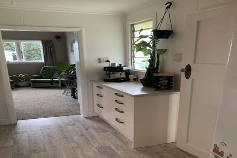 Photo of property in 1 Frood Street, Bulls, 4818