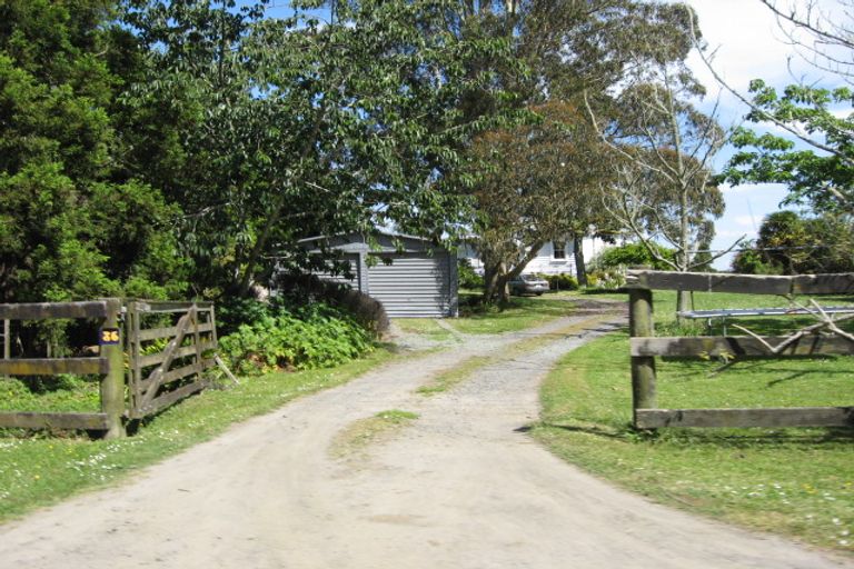 Photo of property in 86 Brigham Lane, Kumeu, 0892