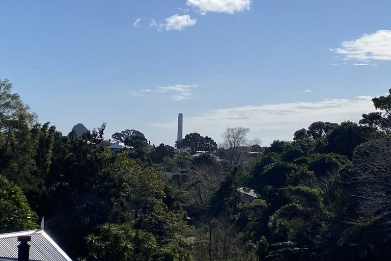 Photo of property in 6c Burns Street, Westown, New Plymouth, 4310