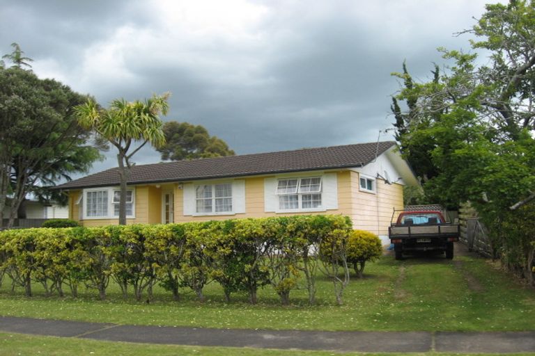 Photo of property in 16 Arnwood Street, Manurewa, Auckland, 2102