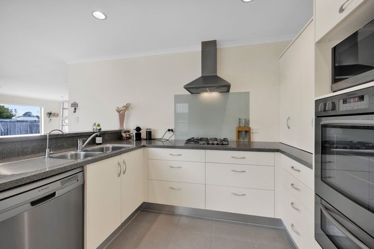 Photo of property in 2a Faber Place, Inglewood, 4330