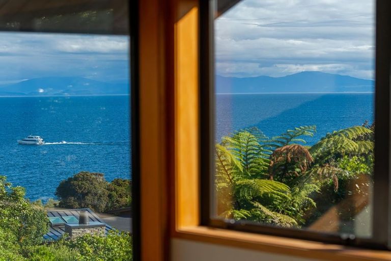 Photo of property in 8 Whakamoenga Point, Acacia Bay, Taupo, 3385