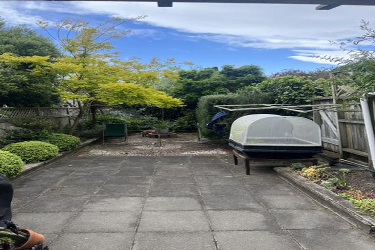 Photo of property in 25 Queen Street, Mount Victoria, Wellington, 6011