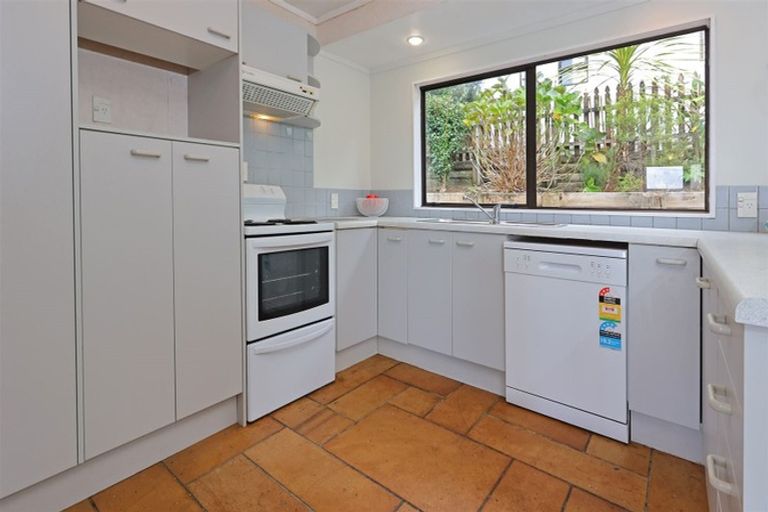 Photo of property in 1/25 Rhinevale Close, Henderson, Auckland, 0612