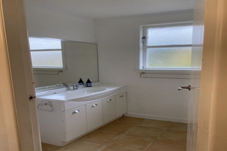 Photo of property in 14 Buckley Grove, Paraparaumu, 5032