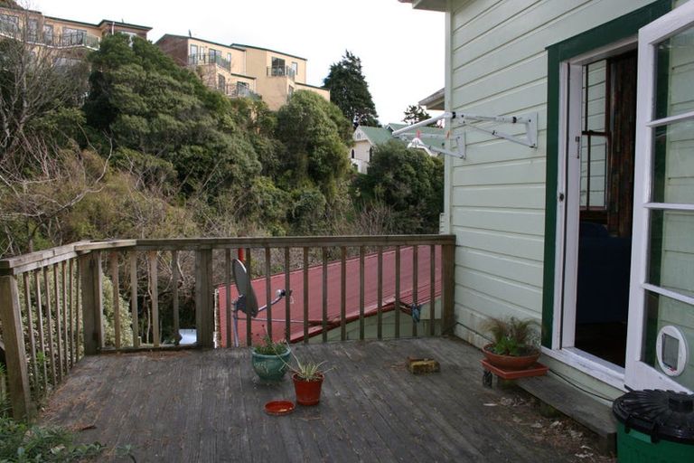 Photo of property in 143 Wadestown Road, Wadestown, Wellington, 6012