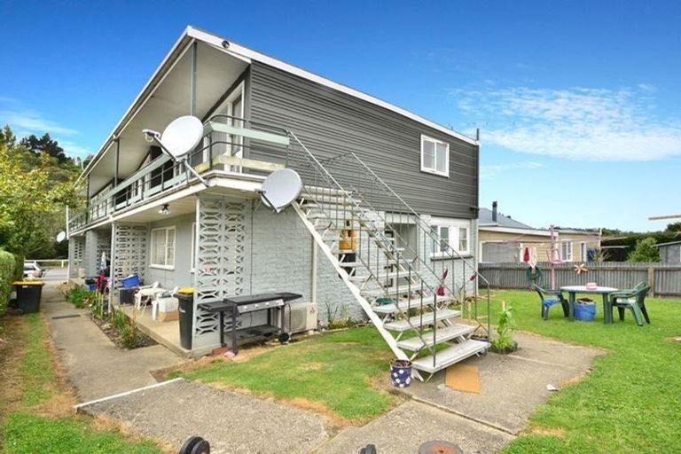 Photo of property in 212 Kaikorai Valley Road, Bradford, Dunedin, 9011