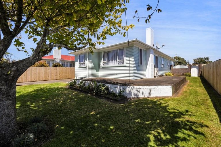 Photo of property in 133 Broadway, Waitara, 4320