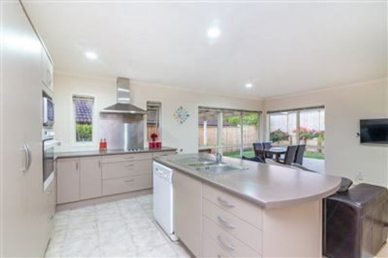 Photo of property in 21 Skelligs Drive, Flat Bush, Auckland, 2019