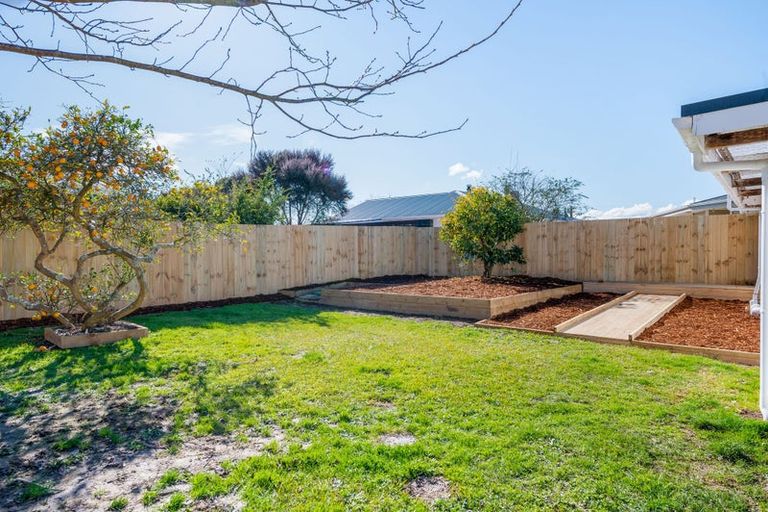 Photo of property in 8 Dalesford Street, Silverdale, Hamilton, 3216