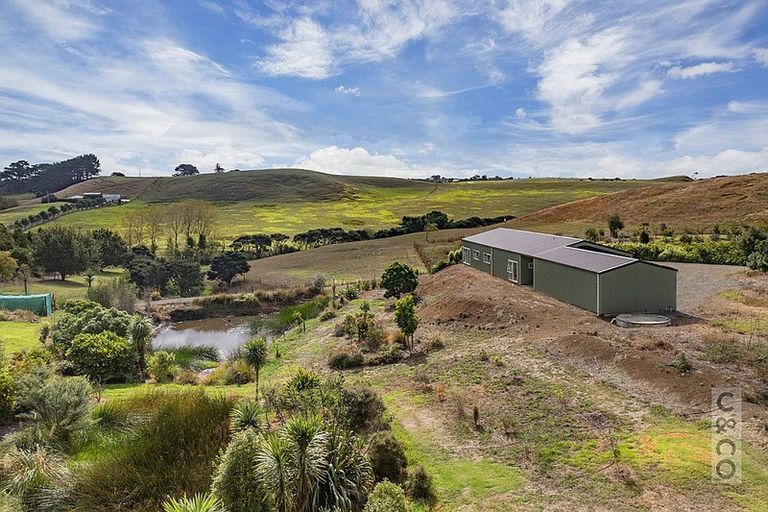 Photo of property in 231 Taiapa Road, Muriwai, Waimauku, 0881