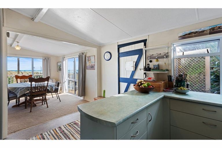 Photo of property in 37 Marine Drive, Te Kopuru, Dargaville, 0371