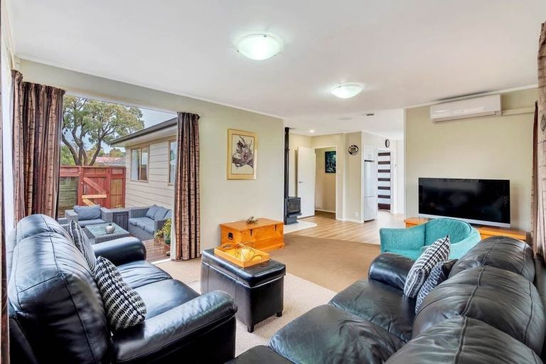Photo of property in 9 Urlich Drive, Ranui, Auckland, 0612