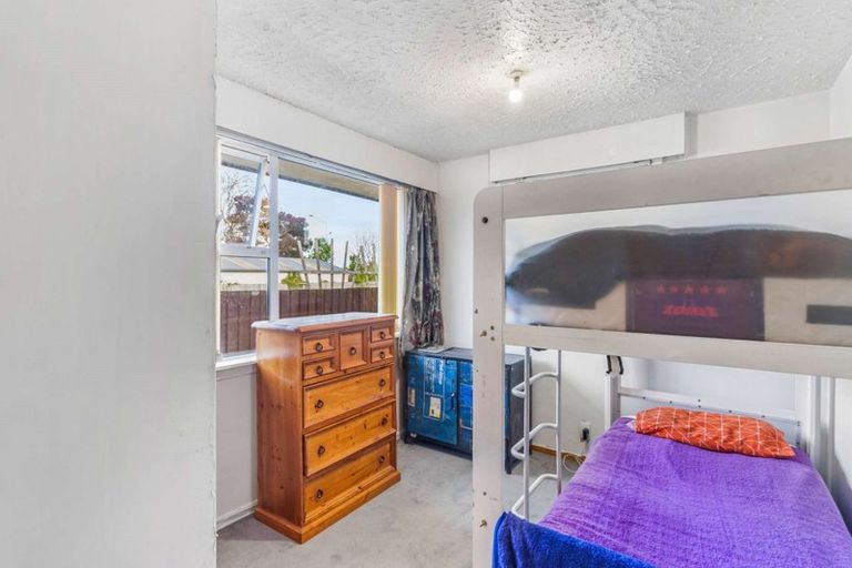 Photo of property in 25 Camelia Place, Islington, Christchurch, 8042