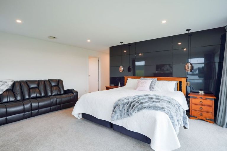 Photo of property in 11 Majestic Chance, Seaward Bush, Invercargill, 9812