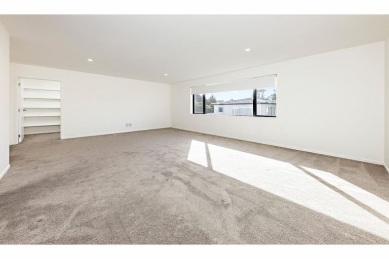 Photo of property in 40 Dawood Place, The Gardens, Auckland, 2105