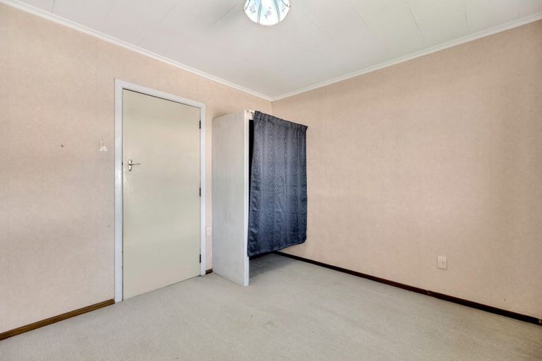 Photo of property in 6 Rospeath Crescent, Spotswood, New Plymouth, 4310