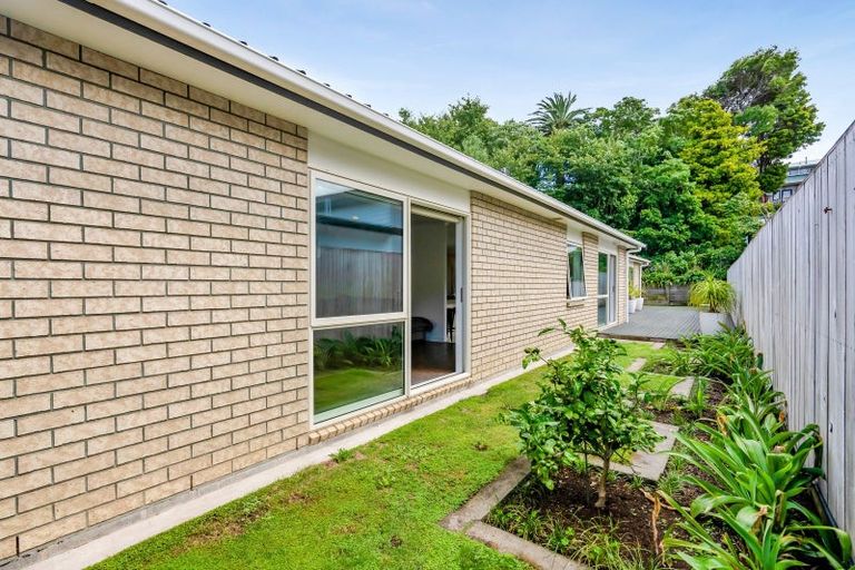 Photo of property in 24 Moulton Street, Moturoa, New Plymouth, 4310