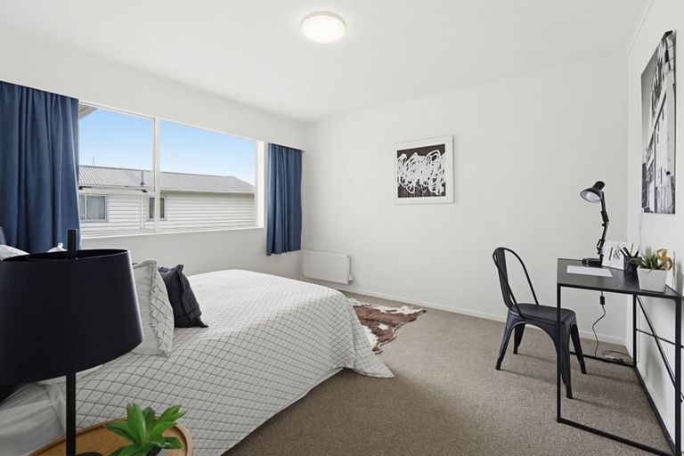 Photo of property in 77 Baylands Drive, Newlands, Wellington, 6037